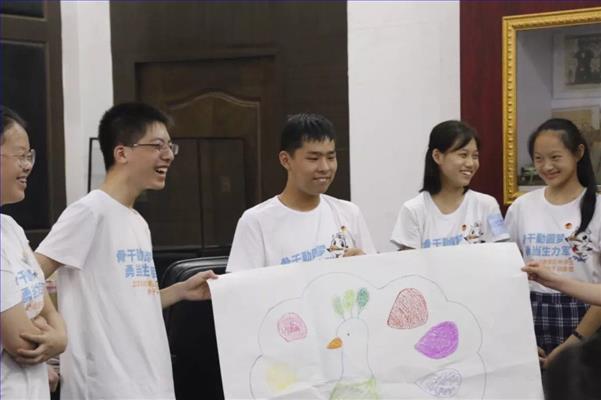 敬业学子参加第二届黄浦区中学生骨干训练营3.jpg 敬业学子参加第二届黄浦区中学生骨干训练营3.jpg