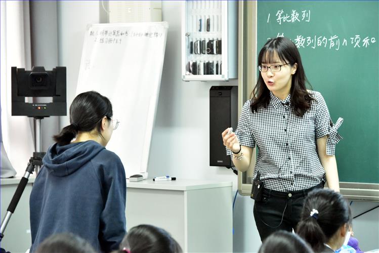 施婧青3(敬业数学).JPG 施婧青3(敬业数学).JPG